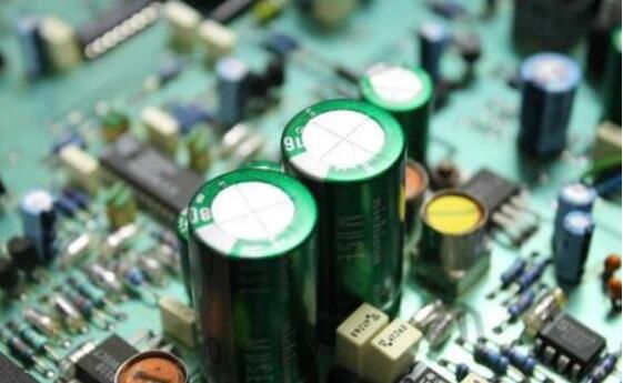 如何區(qū)別電容器的正負(fù)極？